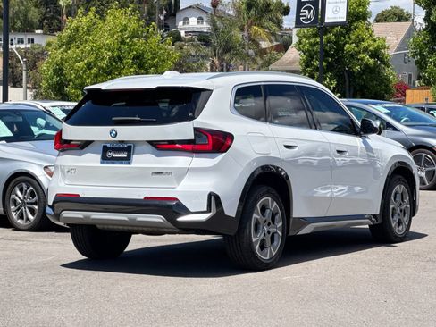 Used 2023 BMW X1 xDrive28i AWD/4WD image 3