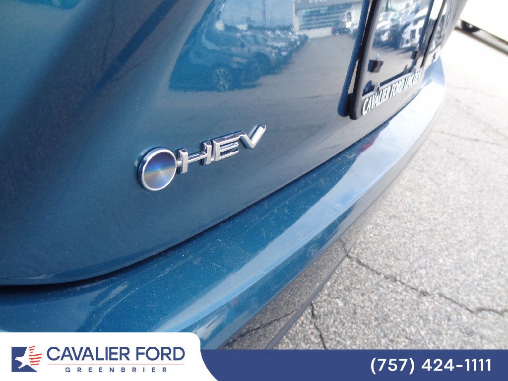 Used 2025 Toyota Camry SE FWD image 39