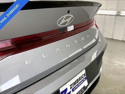 Used 2025 Hyundai Elantra Sport FWD image 17