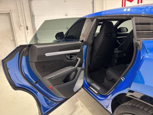 Used 2020 Lamborghini Urus image 51