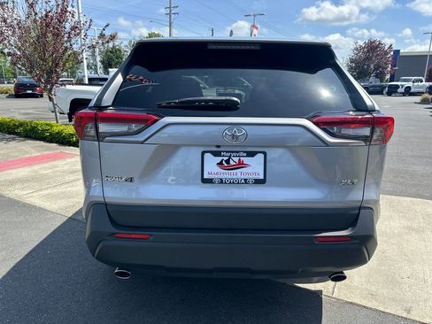 Used 2019 Toyota RAV4 XLE FWD image 4