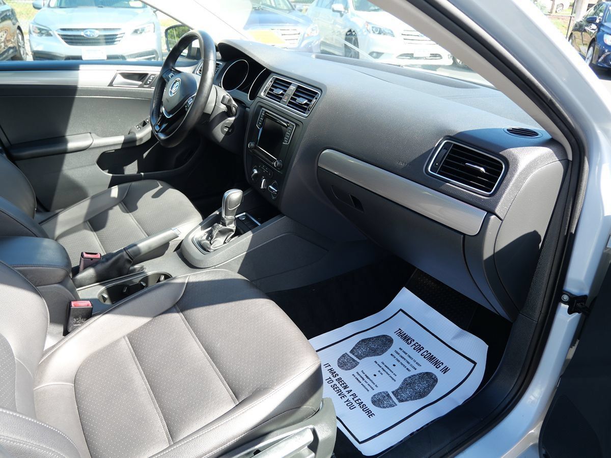 Used 2018 Volkswagen Jetta SE FWD image 16