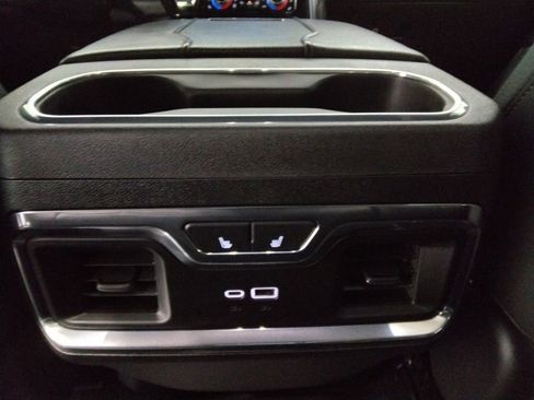 Used 2024 GMC Sierra 2500 Denali w/ Denali Reserve Package image 42