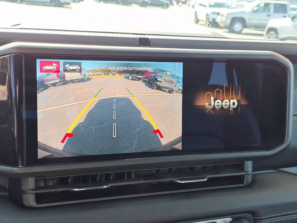 Certified 2025 Jeep Wrangler Unlimited Sahara w/ Technology Group AWD/4WD image 20