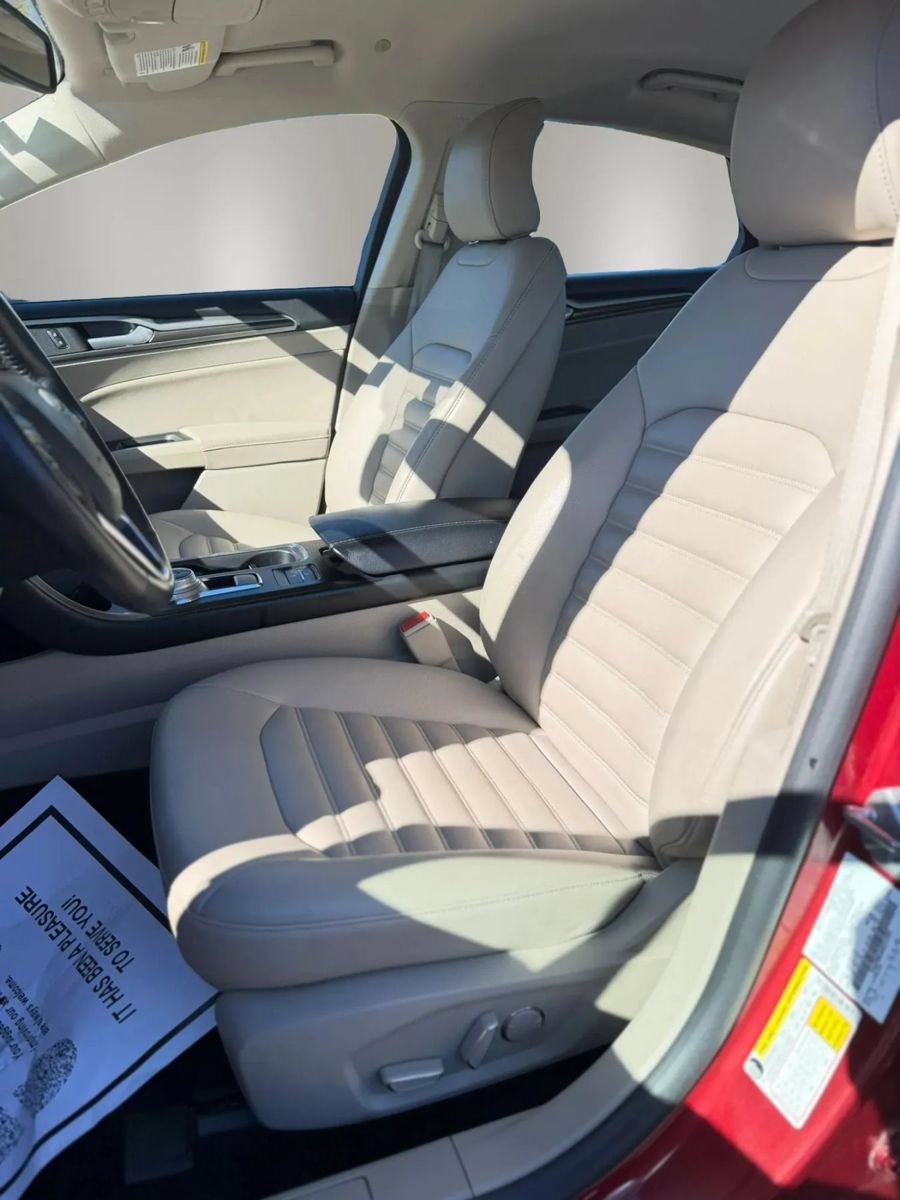 Used 2019 Ford Fusion SEL FWD image 11
