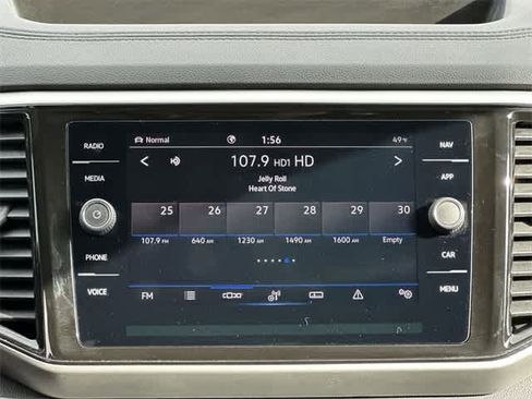 Used 2022 Volkswagen Atlas SEL Premium image 12