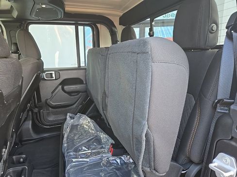 Used 2026 Jeep Gladiator Mojave AWD/4WD image 94