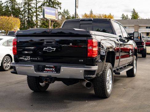Used 2015 Chevrolet Silverado 2500 LTZ w/ Duramax Plus Package AWD/4WD image 10