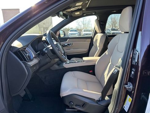 New 2026 Volvo XC90 B6 Core image 13