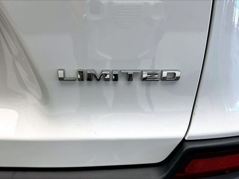 Used 2020 Jeep Cherokee Limited FWD image 10