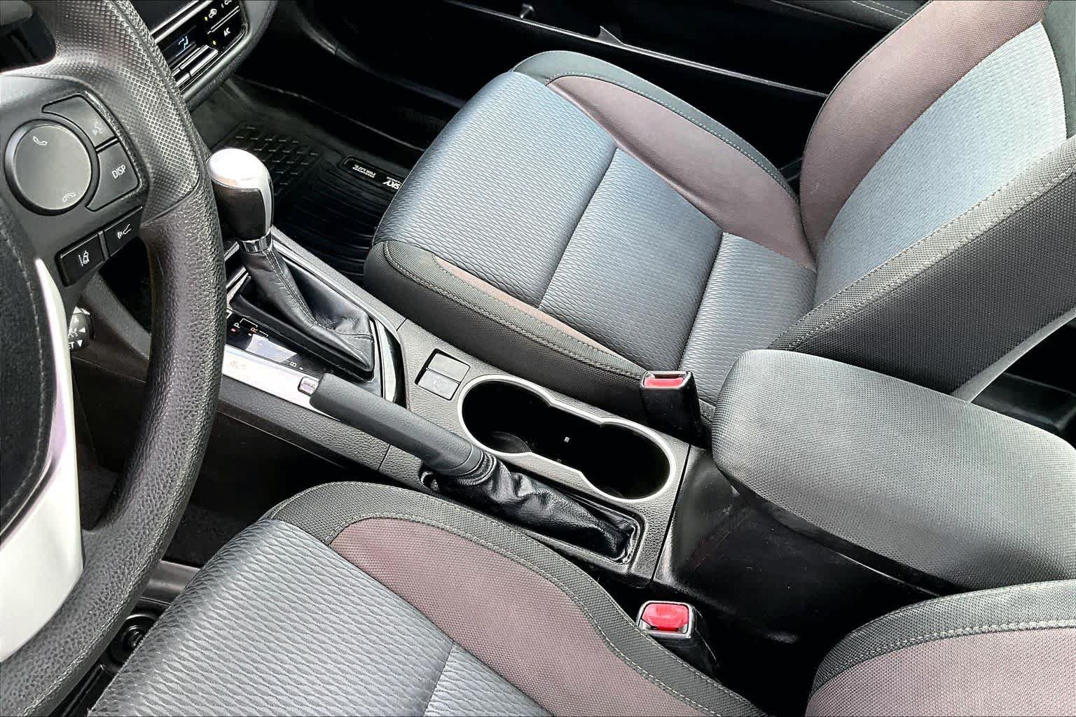 Used 2019 Toyota Corolla LE FWD image 17