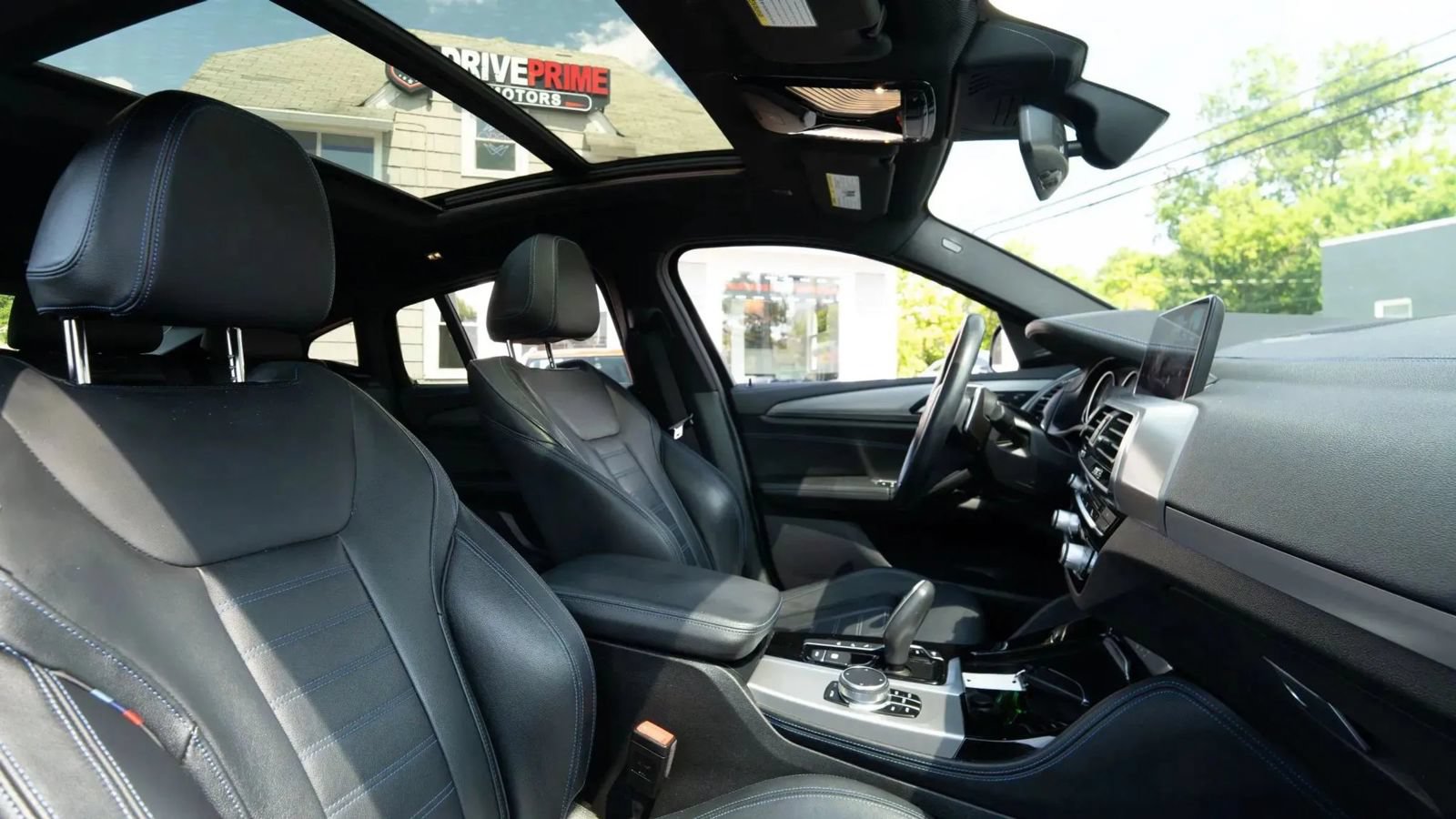 Used 2019 BMW X4 xDrive30i w/ Executive Package AWD/4WD image 11