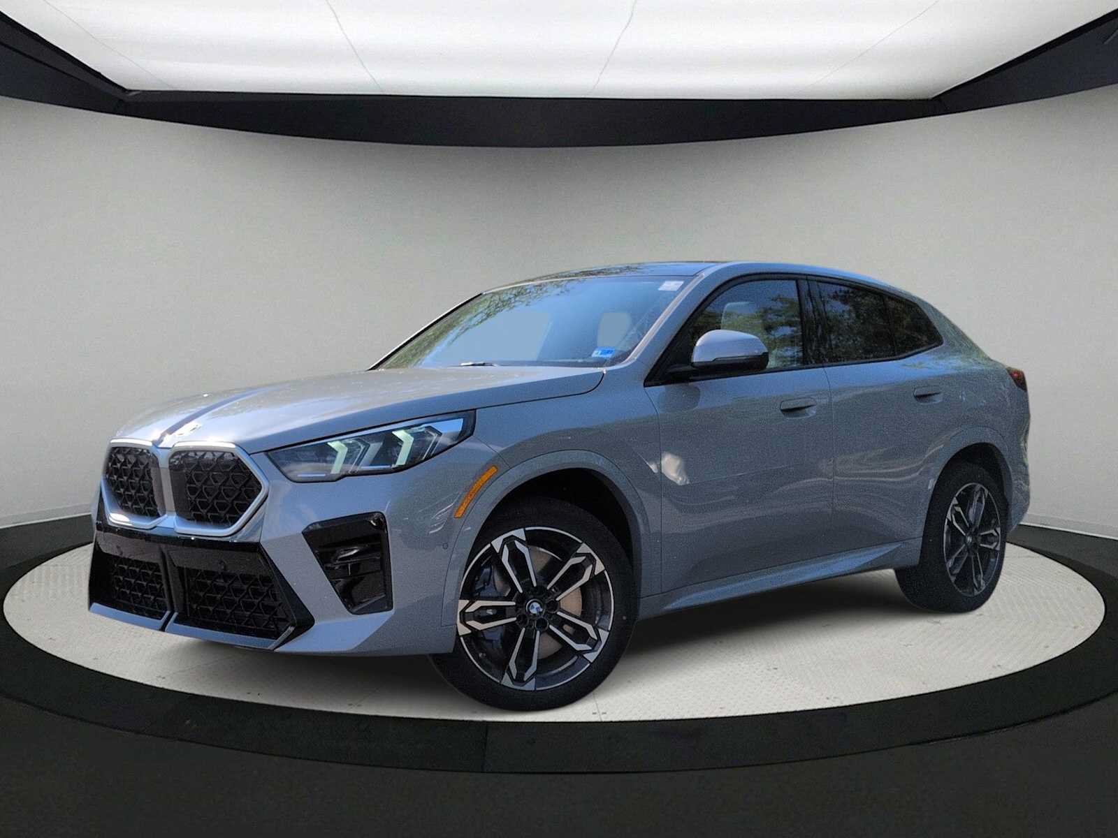Used 2026 BMW X2 xDrive28i w/ Technology Package AWD/4WD image 1
