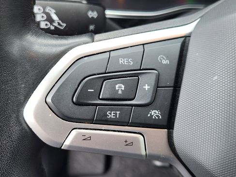 Used 2023 Volkswagen Jetta SE w/ Panoramic Sunroof Package image 23