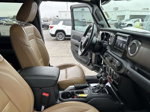 Used 2021 Jeep Gladiator Rubicon image 13