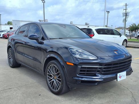 Used 2021 Porsche Cayenne Coupe AWD/4WD image 3