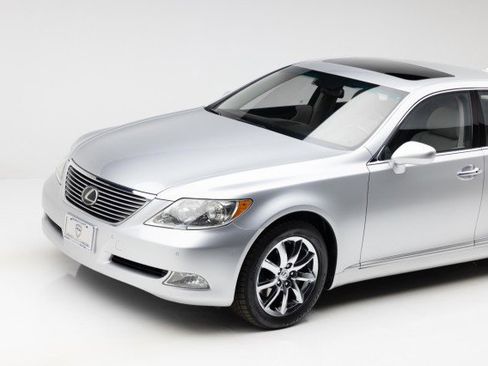 Used 2007 Lexus LS 460 L image 25