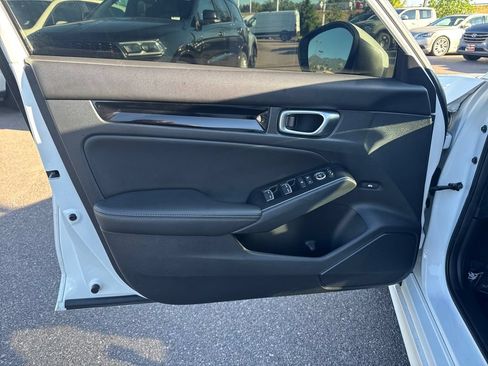 Used 2024 Honda Civic Touring image 16