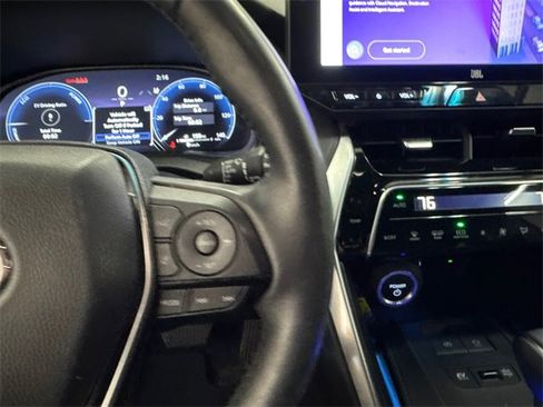 Used 2024 Toyota Venza Limited image 16