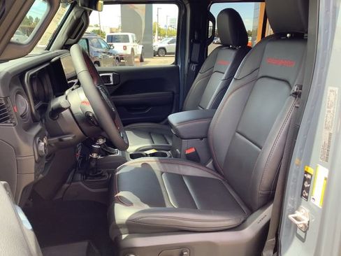 Used 2024 Jeep Wrangler Unlimited Rubicon AWD/4WD image 8