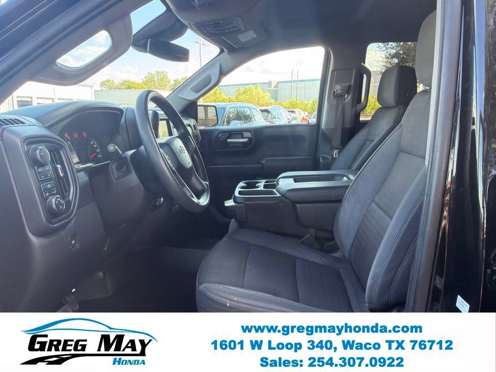 Used 2024 Chevrolet Silverado 1500 Custom Trail Boss w/ Turbomax Blackout Package AWD/4WD image 12