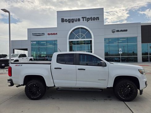 Used 2018 Chevrolet Colorado W/T RWD image 2