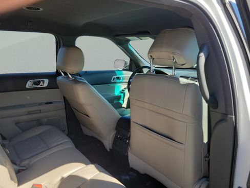 Used 2013 Ford Explorer XLT image 26