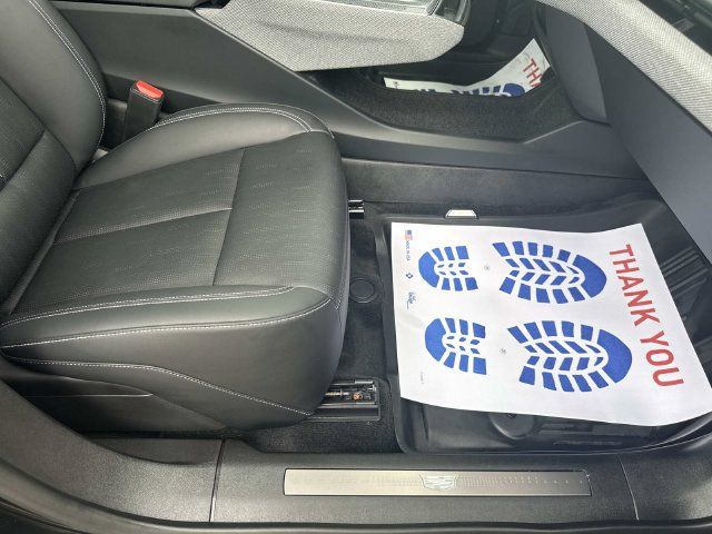 Certified 2025 Cadillac Optiq Luxury 2 w/ LPO, Floor Liner Package AWD/4WD image 20