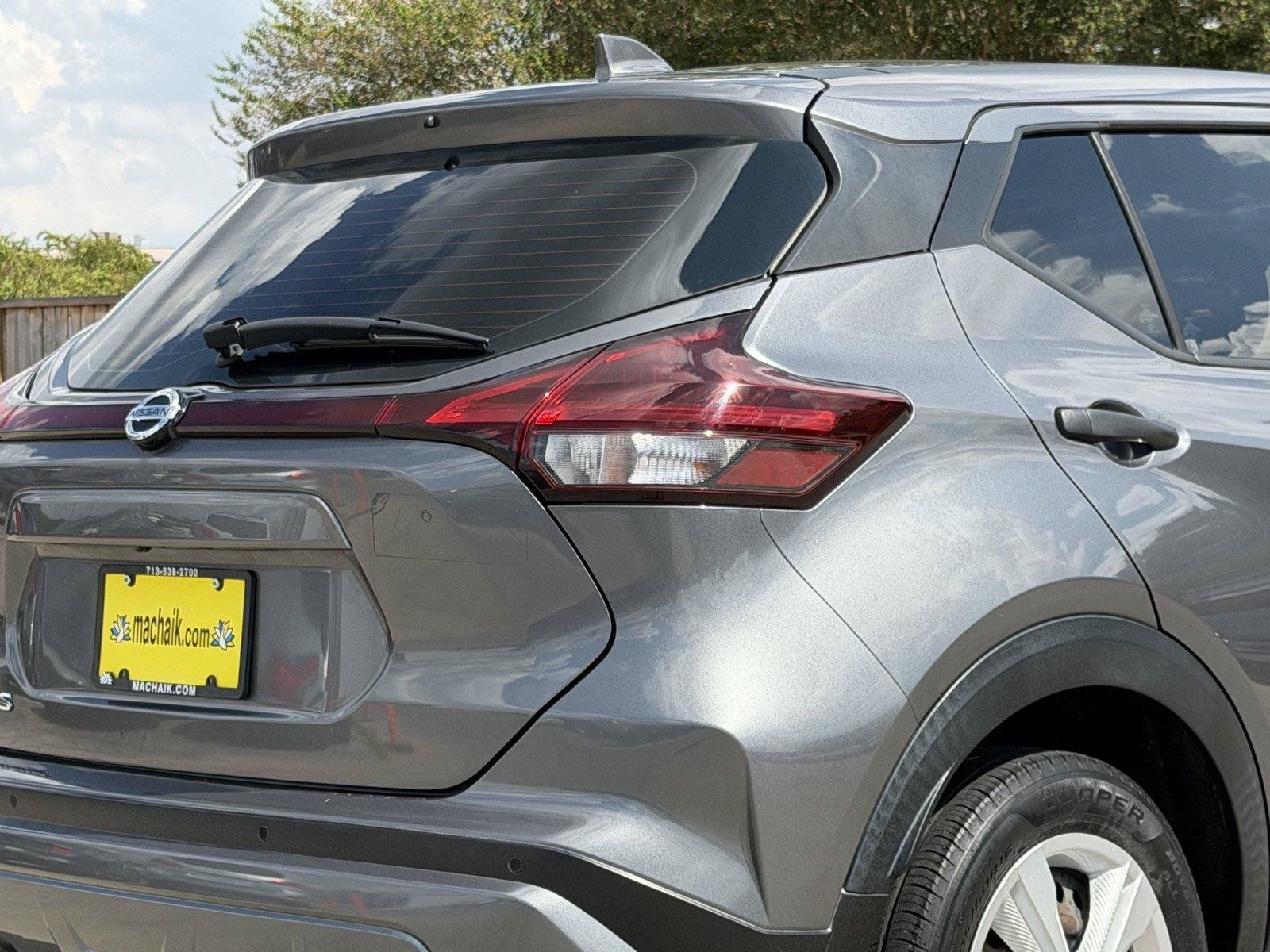 Used 2021 Nissan Kicks S FWD image 11
