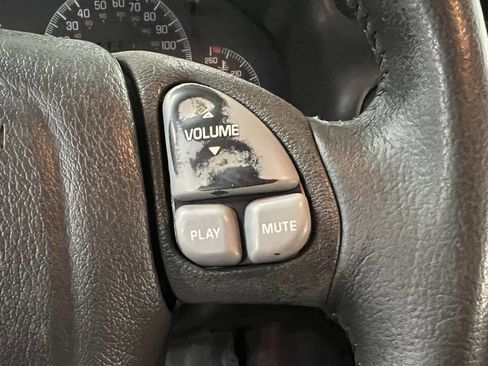 Used 1997 Pontiac Grand Prix GT w/ Opt Pkg image 19