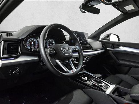 Certified 2025 Audi Q5 2.0T Premium Plus w/ Premium Plus Package image 10