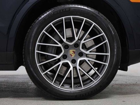 Used 2019 Porsche Cayenne S AWD/4WD image 12