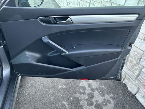 Used 2016 Volkswagen Passat 1.8T S image 19