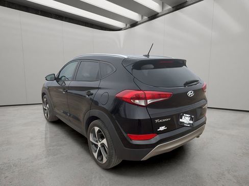 Used 2016 Hyundai Tucson Sport image 3