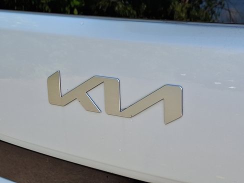 Certified 2023 Kia Soul LX w/ LX Technology Package image 32