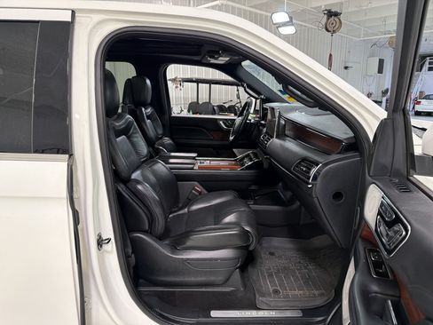 Used 2021 Lincoln Navigator L Reserve RWD image 15