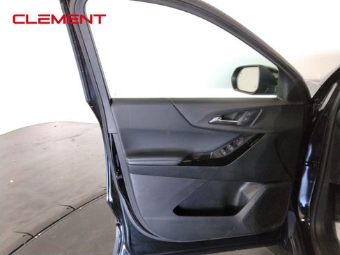 Used 2025 Chevrolet Equinox LT image 26