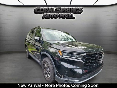 Used 2023 Honda Pilot TrailSport image 1
