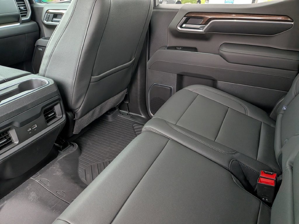 New 2026 Chevrolet Silverado 1500 RST w/ Dark Appearance Package AWD/4WD image 35