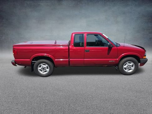 Used 1998 Chevrolet S10 Pickup LS w/ Preferred Equipment Group AWD/4WD image 9