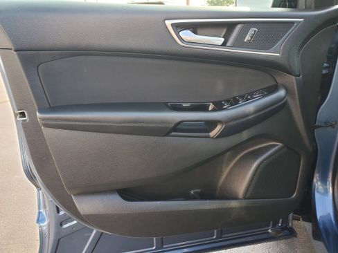 Used 2018 Ford Edge SEL FWD image 9