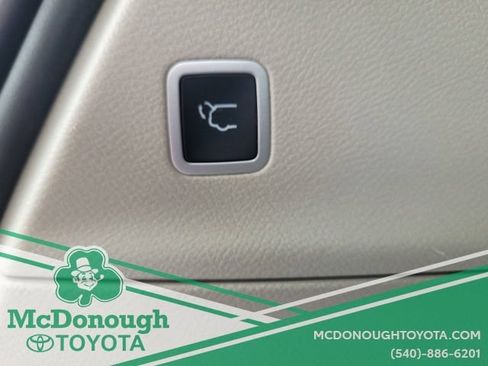 Used 2020 Chrysler Pacifica Touring w/ Advanced Safetytec Group FWD image 17