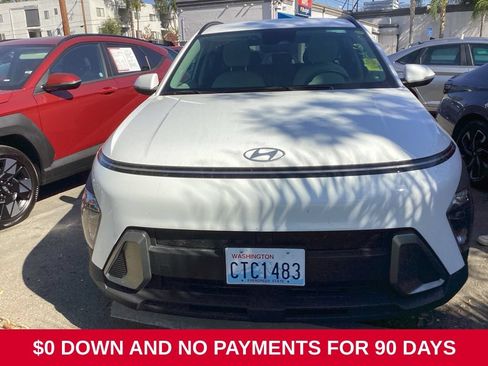 Used 2025 Hyundai Kona SEL FWD image 2