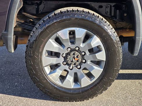 Certified 2024 Chevrolet Silverado 2500 Custom w/ Custom Value Package image 13