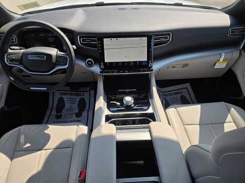 New 2026 Jeep Grand Wagoneer 4WD image 38