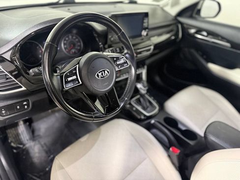 Used 2021 Kia Seltos EX AWD/4WD image 19