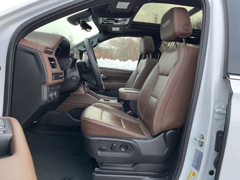 Used 2023 Chevrolet Tahoe High Country w/ LPO, Illumination Package image 13