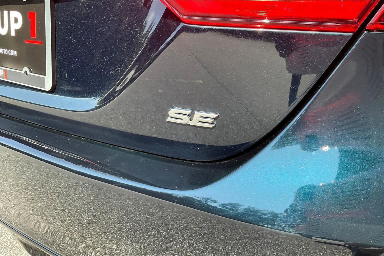 Used 2020 Toyota Camry SE FWD image 10