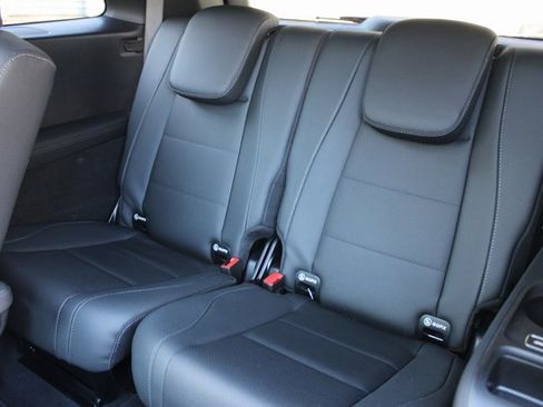 Used 2025 Mercedes-Benz GLS 450 GLS 450 4MATIC image 13