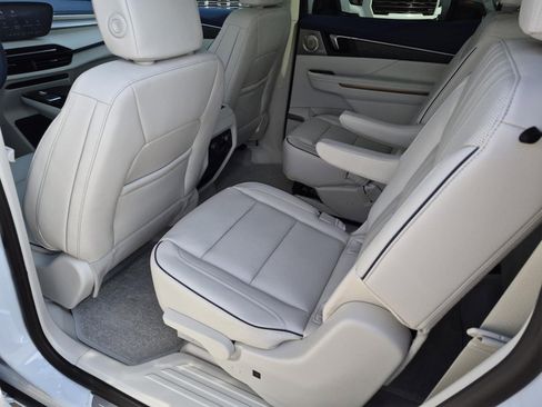 New 2026 Buick Enclave Avenir w/ Super Cruise Package image 11